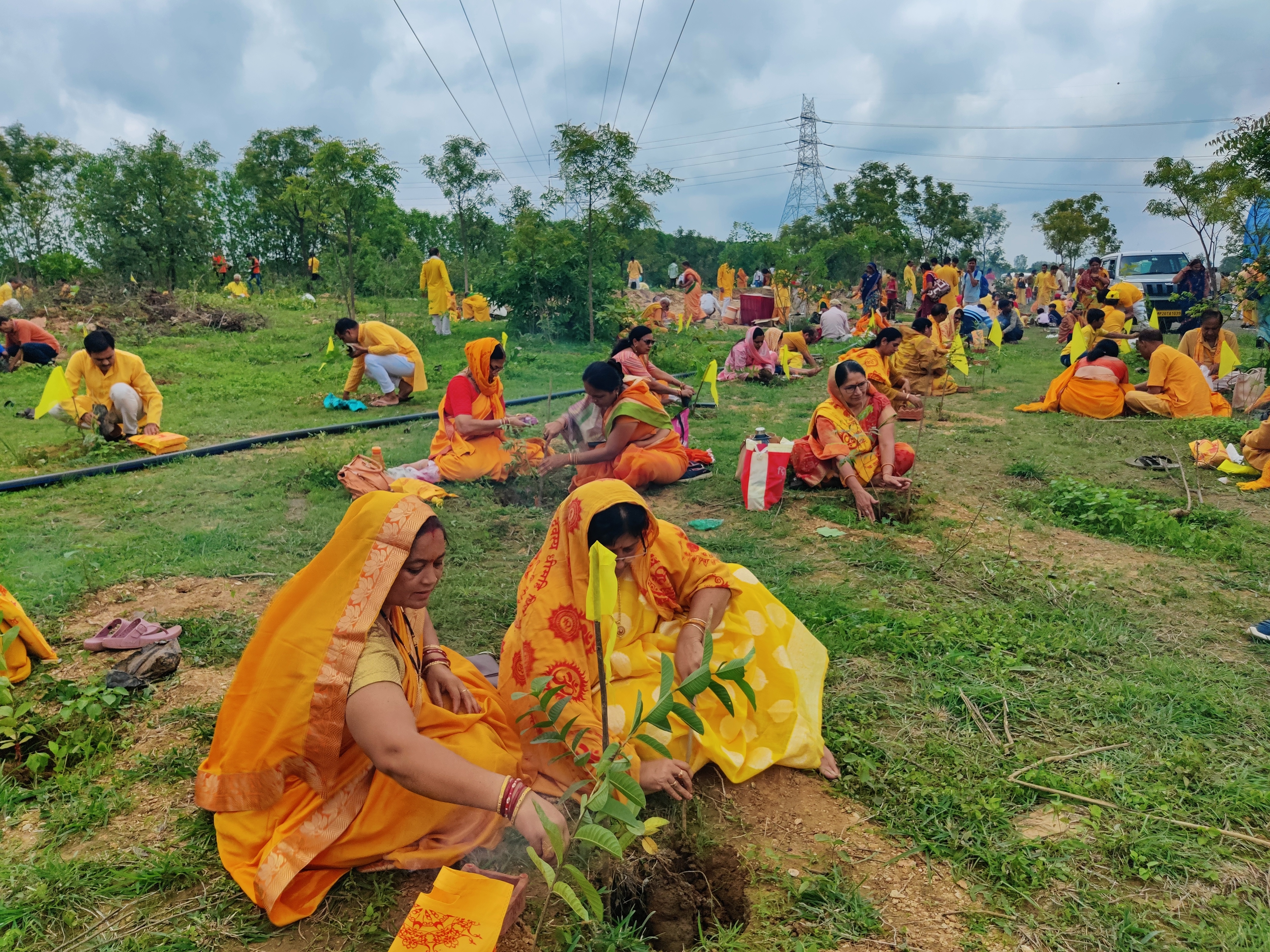 पर्यावरण संरक्षण को समर्पित पहल:गायत्री परिवार गुरु पूर्णिमा से जन्माष्टमी तक चलेगा वृहद वृक्षारोपण अभियान पर्यावरण संरक्षण को समर्पित पहल:गायत्री परिवार गुरु पूर्णिमा से जन्माष्टमी तक चलेगा वृहद वृक्षारोपण अभियान