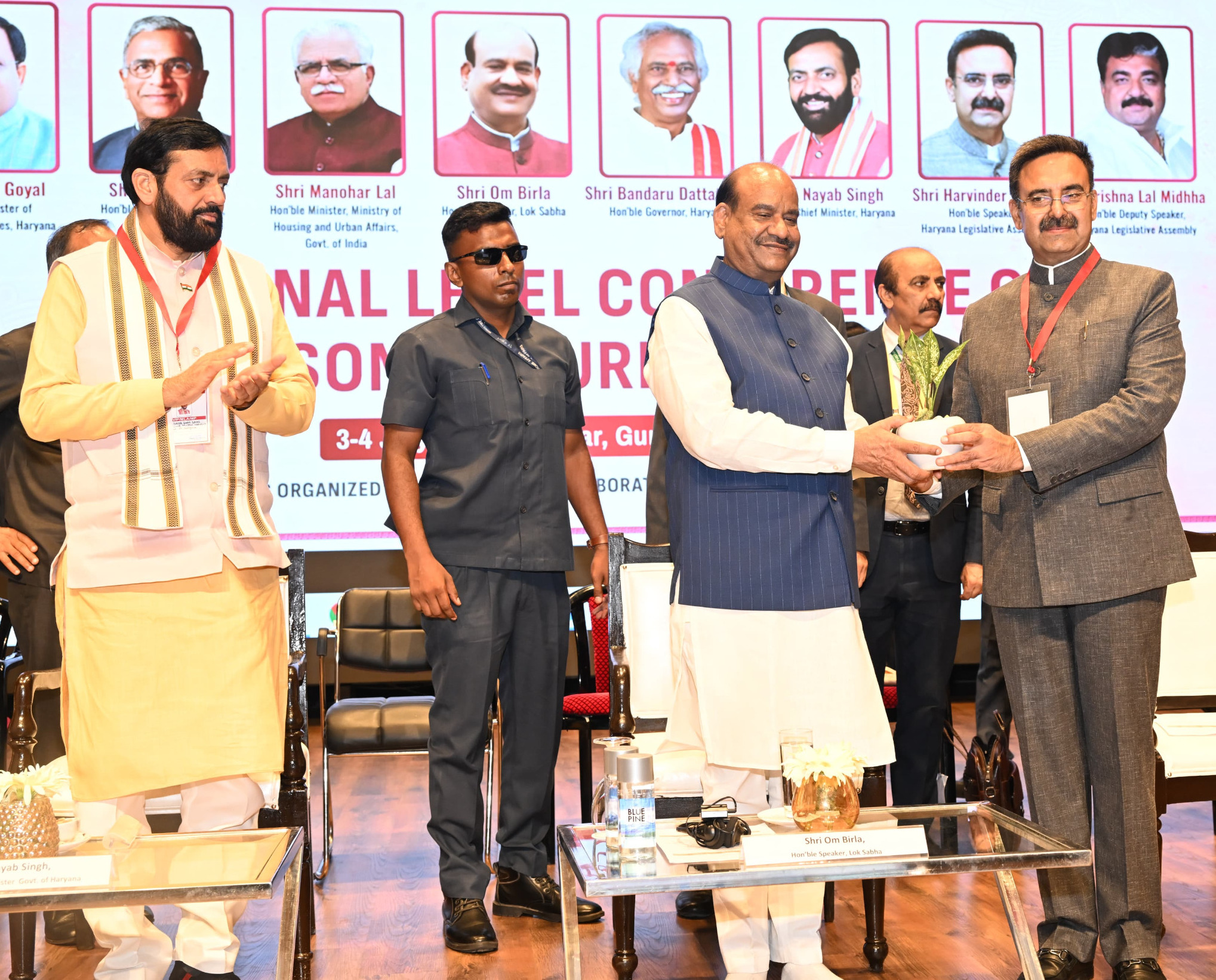 राष्ट्रीय शहरी निकाय सम्मेलन में उपस्थित लोकसभा अध्यक्ष ओम बिरला, विधानसभा अध्यक्ष हरविंदर कल्याण और मुख्यमंत्री नायब सिंह सैनी राष्ट्रीय शहरी निकाय सम्मेलन में उपस्थित लोकसभा अध्यक्ष ओम बिरला, विधानसभा अध्यक्ष हरविंदर कल्याण और मुख्यमंत्री नायब सिंह सैनी