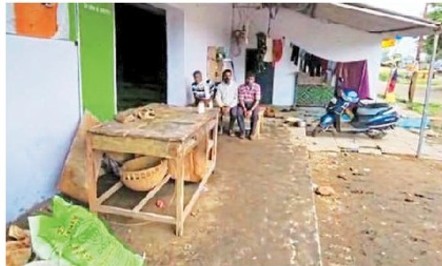 खाली पडा विक्रय केंद्र खाली पडा विक्रय केंद्र