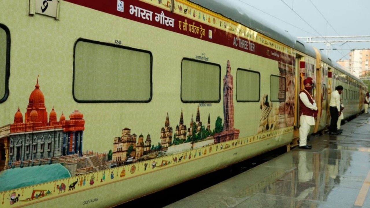 भारत गौरव ट्रेन (फाइल फोटो ) भारत गौरव ट्रेन (फाइल फोटो )