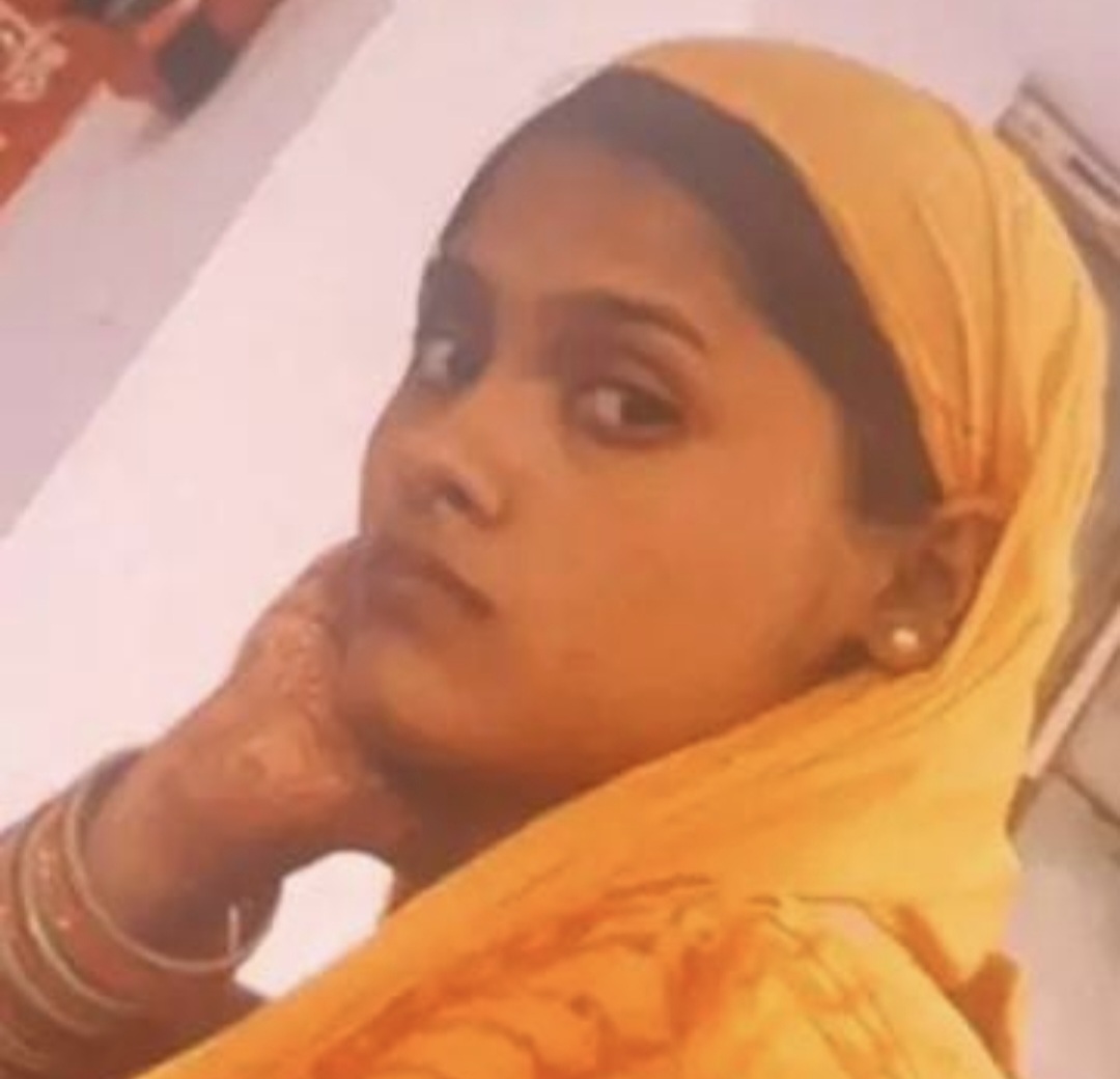प्रेमी के साथ रह रही पत्नी की चाकुओं से गोदकर हत्या प्रेमी के साथ रह रही पत्नी की चाकुओं से गोदकर हत्या