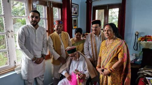राज्यपाल ने प्रो. नारायण लाल नड्डा को शतायु होने पर दीं शुभकामनाएं राज्यपाल ने प्रो. नारायण लाल नड्डा को शतायु होने पर दीं शुभकामनाएं