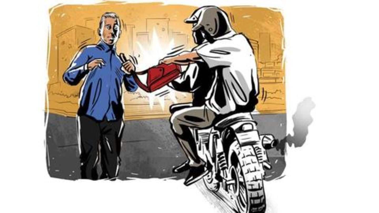 भाजपा विधायक के छोटे भाई की शराब की दुकान पर काम करने वाले सेल्समैन से लूट भाजपा विधायक के छोटे भाई की शराब की दुकान पर काम करने वाले सेल्समैन से लूट