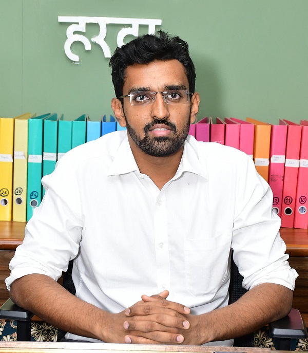 खाद को लेकर अन्य स्थानों पर परेशान हो रहे किसान