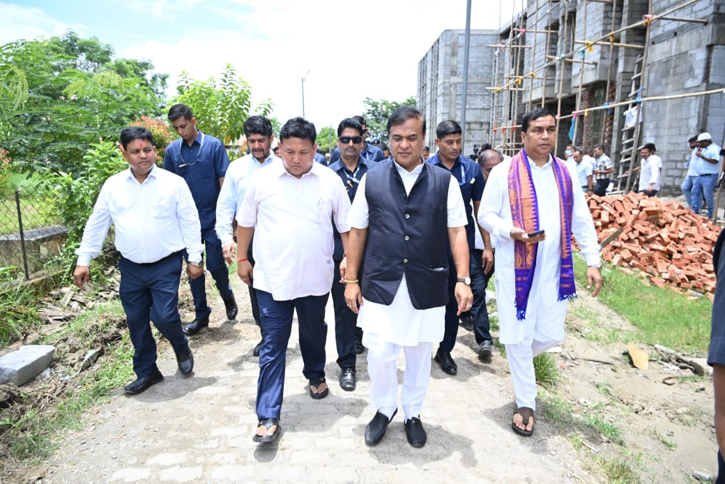 तमुलपुर में असम के माननीय मुख्यमंत्री डॉ. हिमंत विश्व शर्मा। तमुलपुर में असम के माननीय मुख्यमंत्री डॉ. हिमंत विश्व शर्मा।