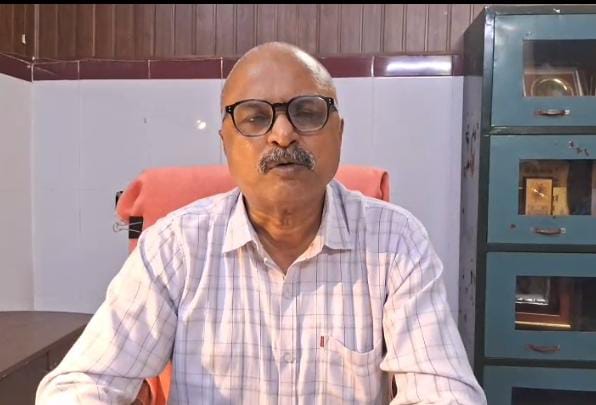 सीएमओ ने पत्र लिख कर घर घर से पात्र बुजुर्गों का पता लगा कर कार्ड बनवाने का निर्देश दिया सीएमओ ने पत्र लिख कर घर घर से पात्र बुजुर्गों का पता लगा कर कार्ड बनवाने का निर्देश दिया
