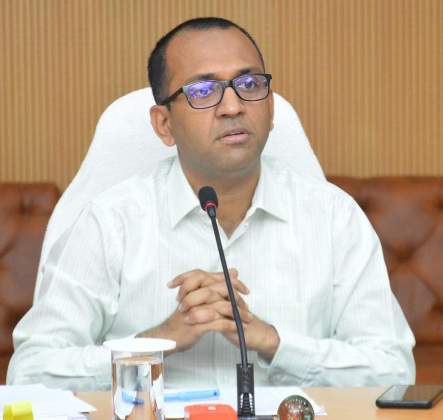 कलेक्टर अजीत वसंत कलेक्टर अजीत वसंत