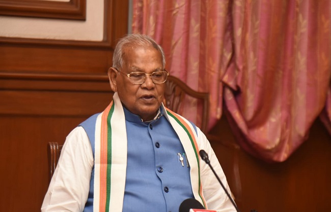 प्रेस को संबोधित करते हुए केंद्रीय एमएसएमई मंत्री जीतन राम मांझी प्रेस को संबोधित करते हुए केंद्रीय एमएसएमई मंत्री जीतन राम मांझी