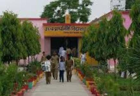 प्राइमरी स्कूल (फाइल फोटो) प्राइमरी स्कूल (फाइल फोटो)