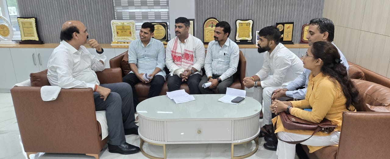 प्रभारी कुलपति से मिलते वोकेशनल शिक्षक संघ के पदाधिकारी प्रभारी कुलपति से मिलते वोकेशनल शिक्षक संघ के पदाधिकारी