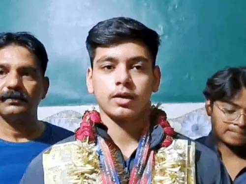 गोल्ड मेडल जितने वाला खिलाड़ी ऋषभ गोल्ड मेडल जितने वाला खिलाड़ी ऋषभ