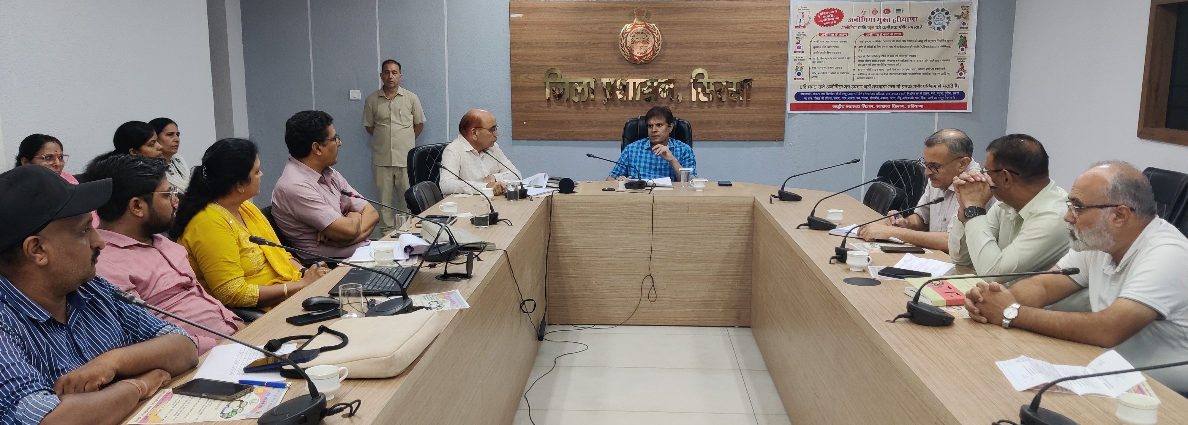 एनीमिया उन्मूलन कार्यक्रम को लेकर अधिकारियों की बैठक लेते एडीसी। एनीमिया उन्मूलन कार्यक्रम को लेकर अधिकारियों की बैठक लेते एडीसी।