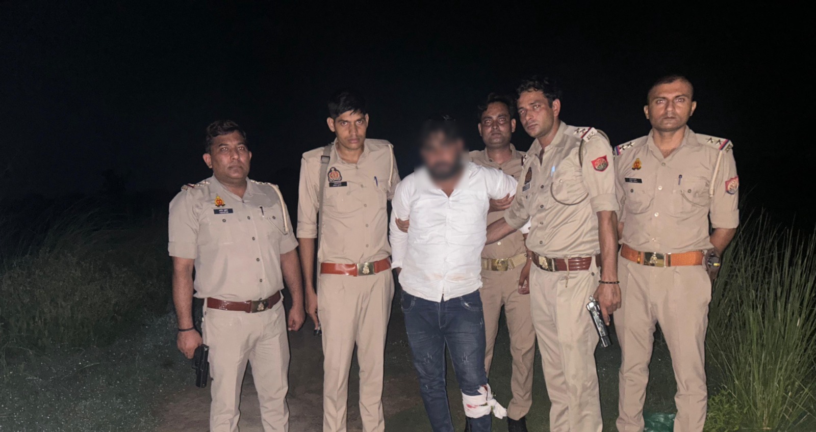 गिरफ्तार अभियुक्त गिरफ्तार अभियुक्त