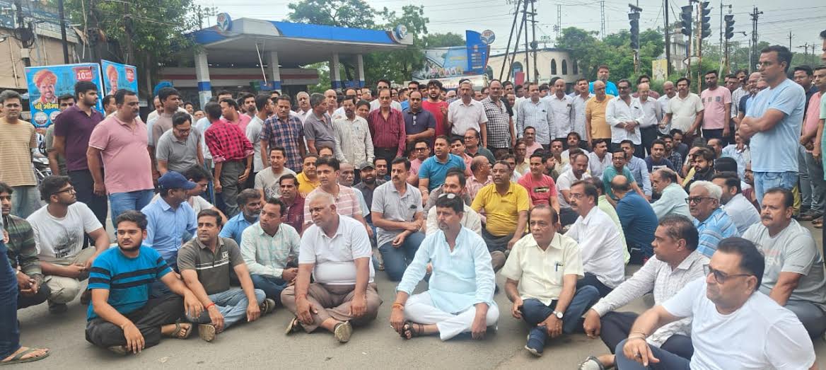 मामला - तेज रफ्तार कार की टक्कर से व्यापारी की मौत का मामला - तेज रफ्तार कार की टक्कर से व्यापारी की मौत का