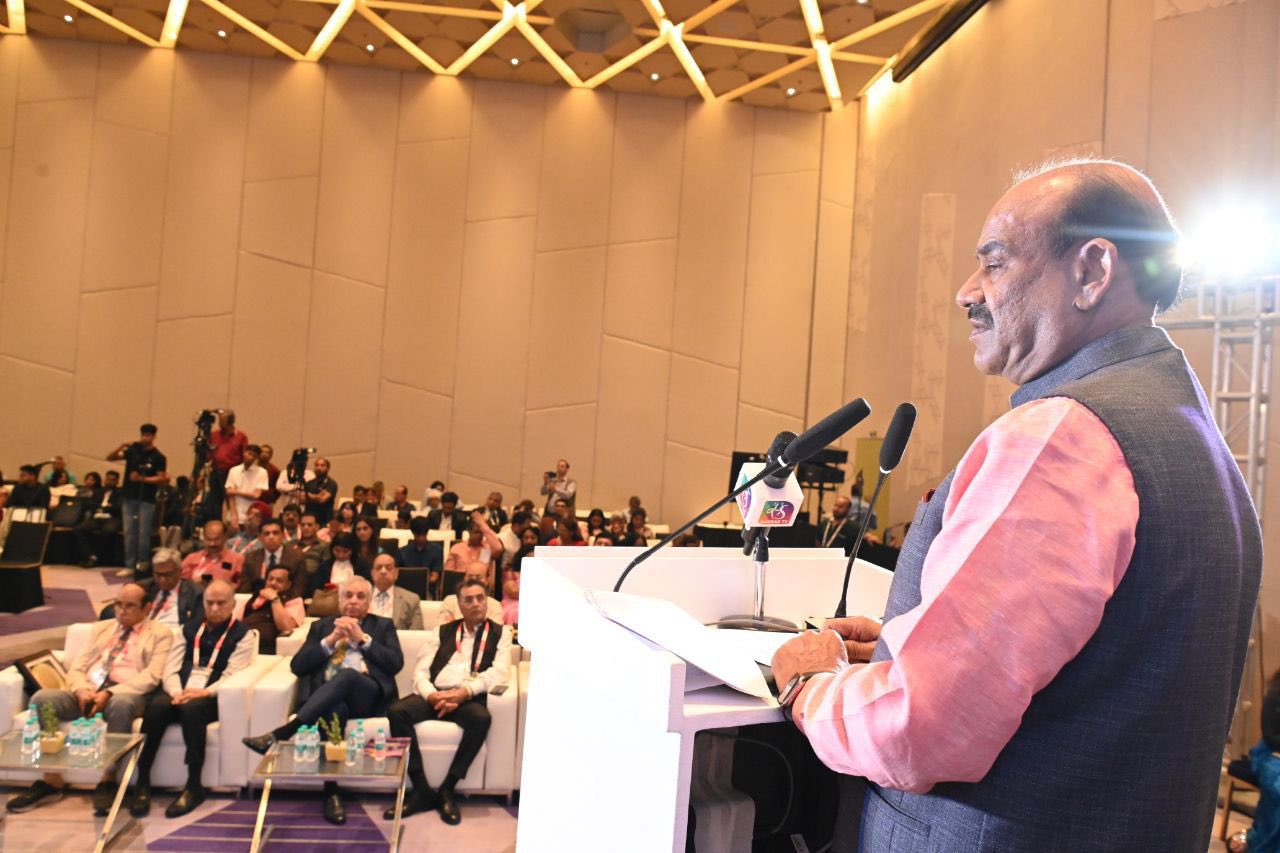 लोकसभा अध्यक्ष ओम बिरला शनिवार को आईपीएफ मेडिकॉन - 2025 के उद्घाटन समारोह को संबोधित करते हुए लोकसभा अध्यक्ष ओम बिरला शनिवार को आईपीएफ मेडिकॉन - 2025 के उद्घाटन समारोह को संबोधित करते हुए