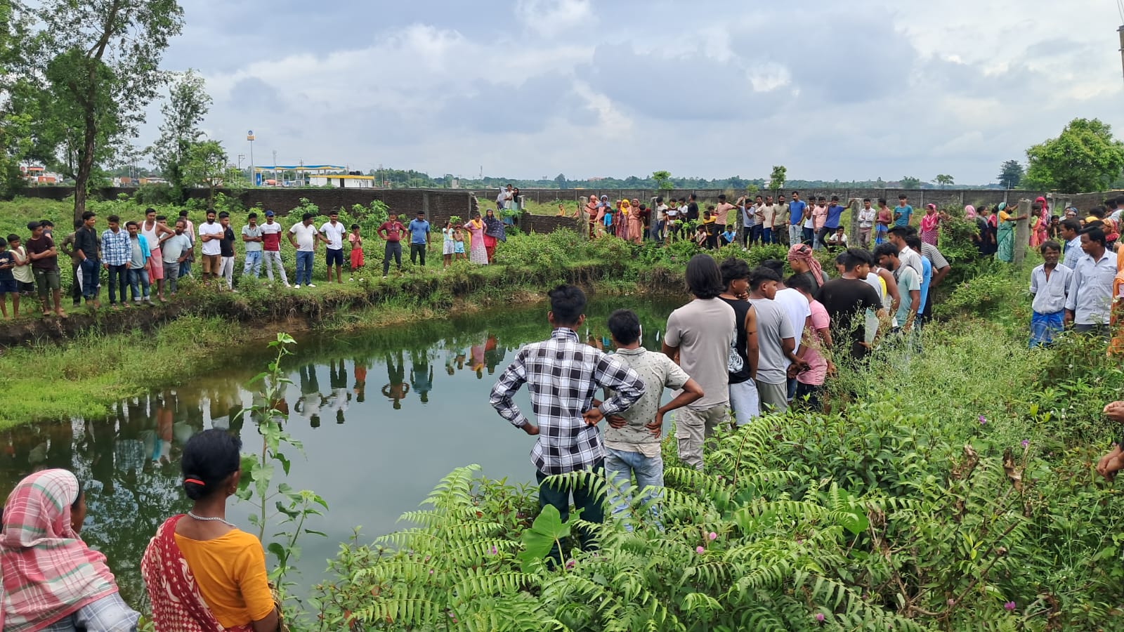 तालाब से व्यक्ति का शव बरामद तालाब से व्यक्ति का शव बरामद