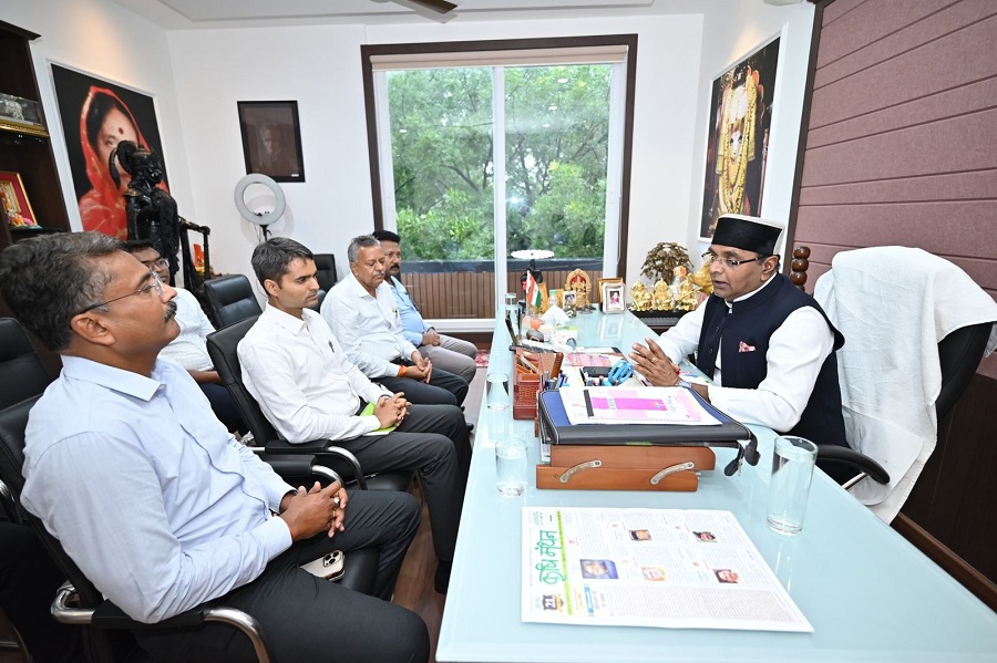 मंत्री विश्वास कैलाश सारंग से प्रधानमंत्री कार्यालय के निदेशक ऋग्वेद मिलिंद ठाकुर ने की भेंट मंत्री विश्वास कैलाश सारंग से प्रधानमंत्री कार्यालय के निदेशक ऋग्वेद मिलिंद ठाकुर ने की भेंट
