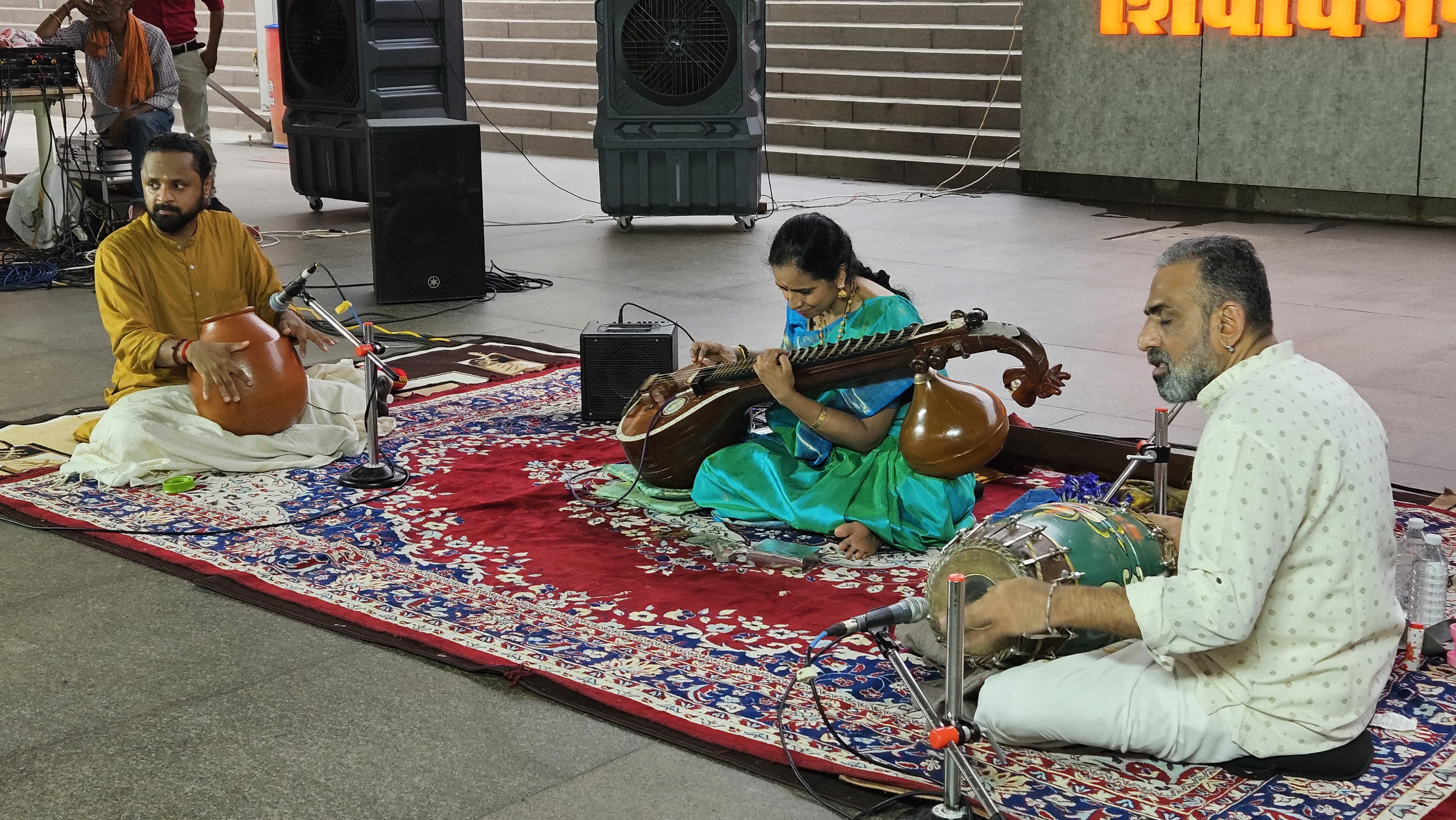 शिवार्चनम मंच पर कला उत्सव शिवार्चनम मंच पर कला उत्सव