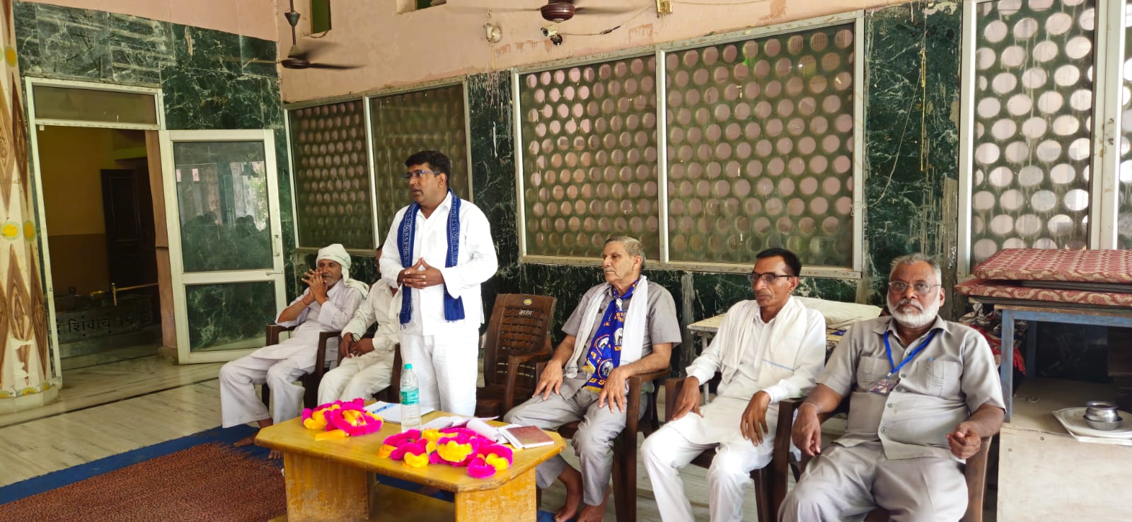 कार्यकर्ताओं की बैठक को संबोधित करते बसपा प्रदेशाध्यक्ष कृष्ण जमालपुर। कार्यकर्ताओं की बैठक को संबोधित करते बसपा प्रदेशाध्यक्ष कृष्ण जमालपुर।