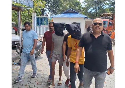 छिनतई के मामले में दो छिनतई बाज गिरफ्तार छिनतई के मामले में दो छिनतई बाज गिरफ्तार