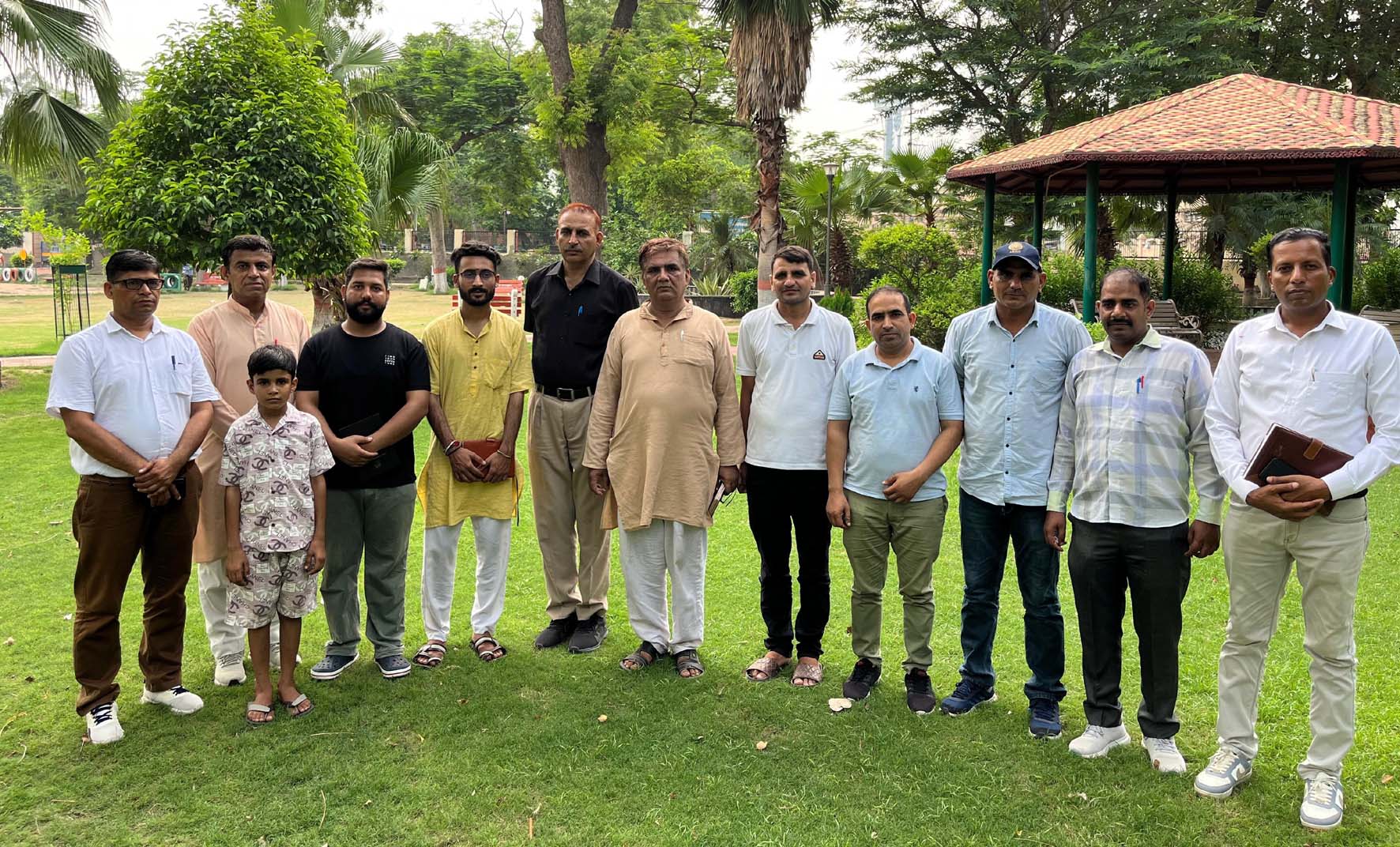 मधुबन पार्क में बैठक में शामिल होने पहुंचे संस्कृत भारती के कार्यकर्ता। मधुबन पार्क में बैठक में शामिल होने पहुंचे संस्कृत भारती के कार्यकर्ता।