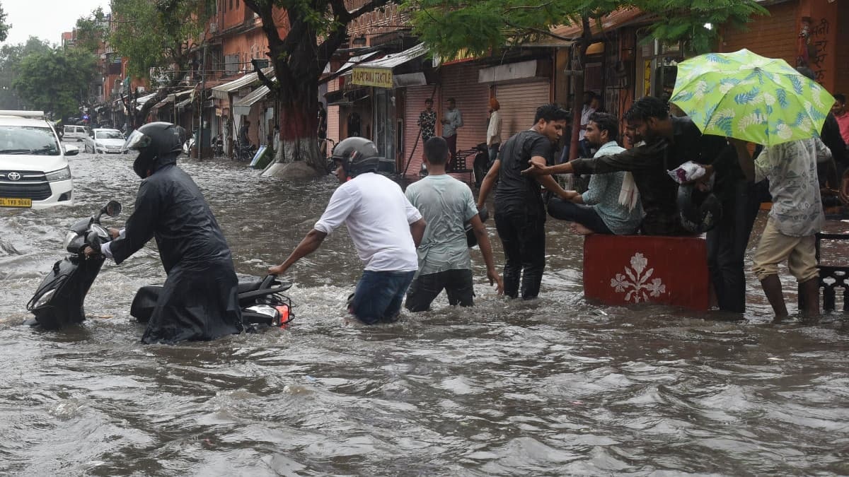 भारी बारिश भारी बारिश