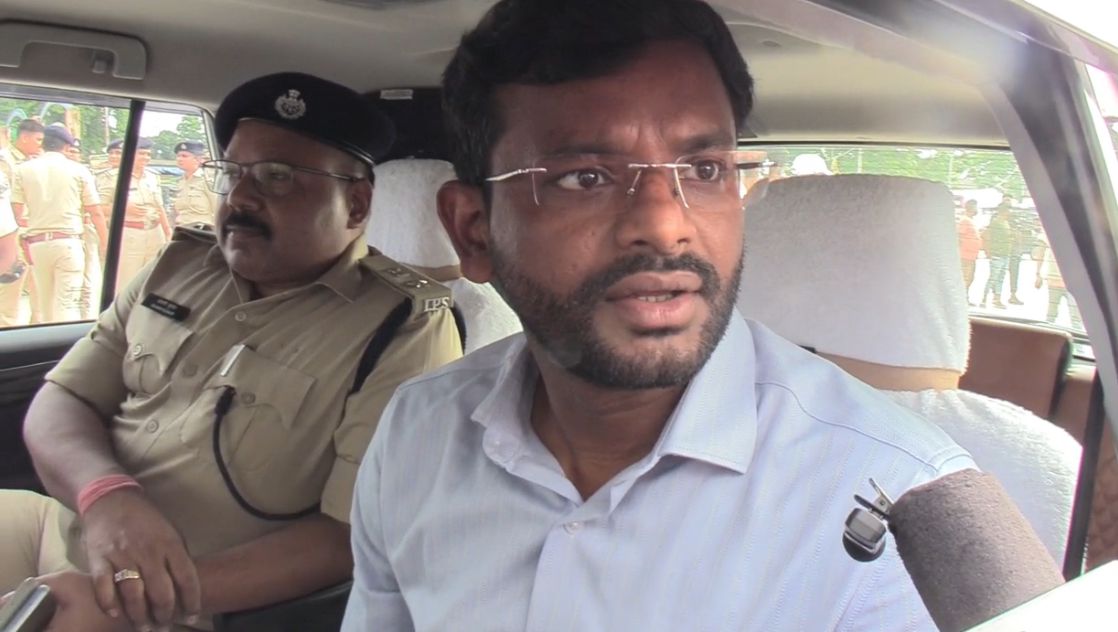 मोहर्रम को लेकर प्रशासन सतर्क, डीएम और एसपी ने निकाला फ्लैग मार्च मोहर्रम को लेकर प्रशासन सतर्क, डीएम और एसपी ने निकाला फ्लैग मार्च
