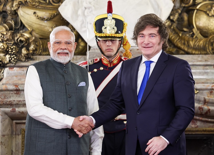 प्रधानमंत्री नरेन्द्र मोदी और अर्जेंटीना के राष्ट्रपति जेवियर माईली के बीच प्रतिनिधिमंडल स्तर की वार्ता प्रधानमंत्री नरेन्द्र मोदी और अर्जेंटीना के राष्ट्रपति जेवियर माईली के बीच प्रतिनिधिमंडल स्तर की वार्ता