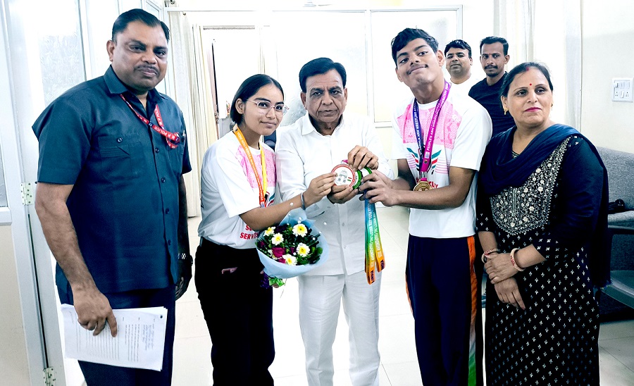 उप मुख्यमंत्री जगदीश देवड़ा से मिले नेशनल चैम्पियनशिप विजेता उप मुख्यमंत्री जगदीश देवड़ा से मिले नेशनल चैम्पियनशिप विजेता