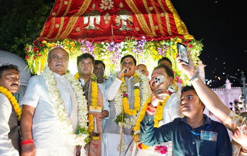 ग्वालियर में निकली भगवान जगन्नाथ की भव्य रथयात्रा ग्वालियर में निकली भगवान जगन्नाथ की भव्य रथयात्रा