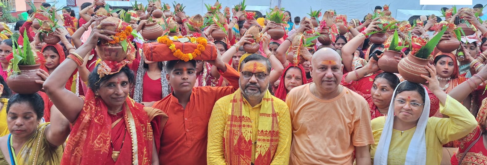 गुरु पूर्णिमा महोत्सव पर कलश यात्रा गुरु पूर्णिमा महोत्सव पर कलश यात्रा