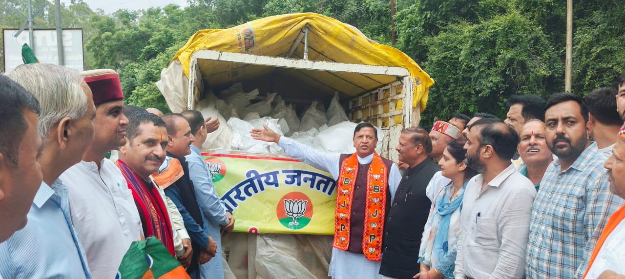 आपदा राहत को सिरमौर से राशन किट लेकर पहली गाड़ी हुई नाहन से रवाना। आपदा राहत को सिरमौर से राशन किट लेकर पहली गाड़ी हुई नाहन से रवाना।