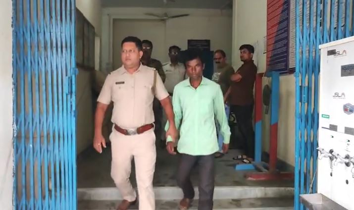 नाबालिगों की पिटाई करने के आरोप में भाजपा नेता गिरफ्तार नाबालिगों की पिटाई करने के आरोप में भाजपा नेता गिरफ्तार