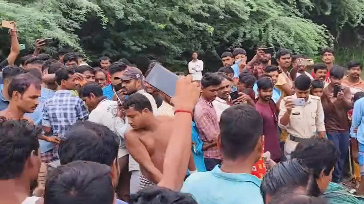 नंदीग्राम में नहर से महिला का शव बरामद नंदीग्राम में नहर से महिला का शव बरामद