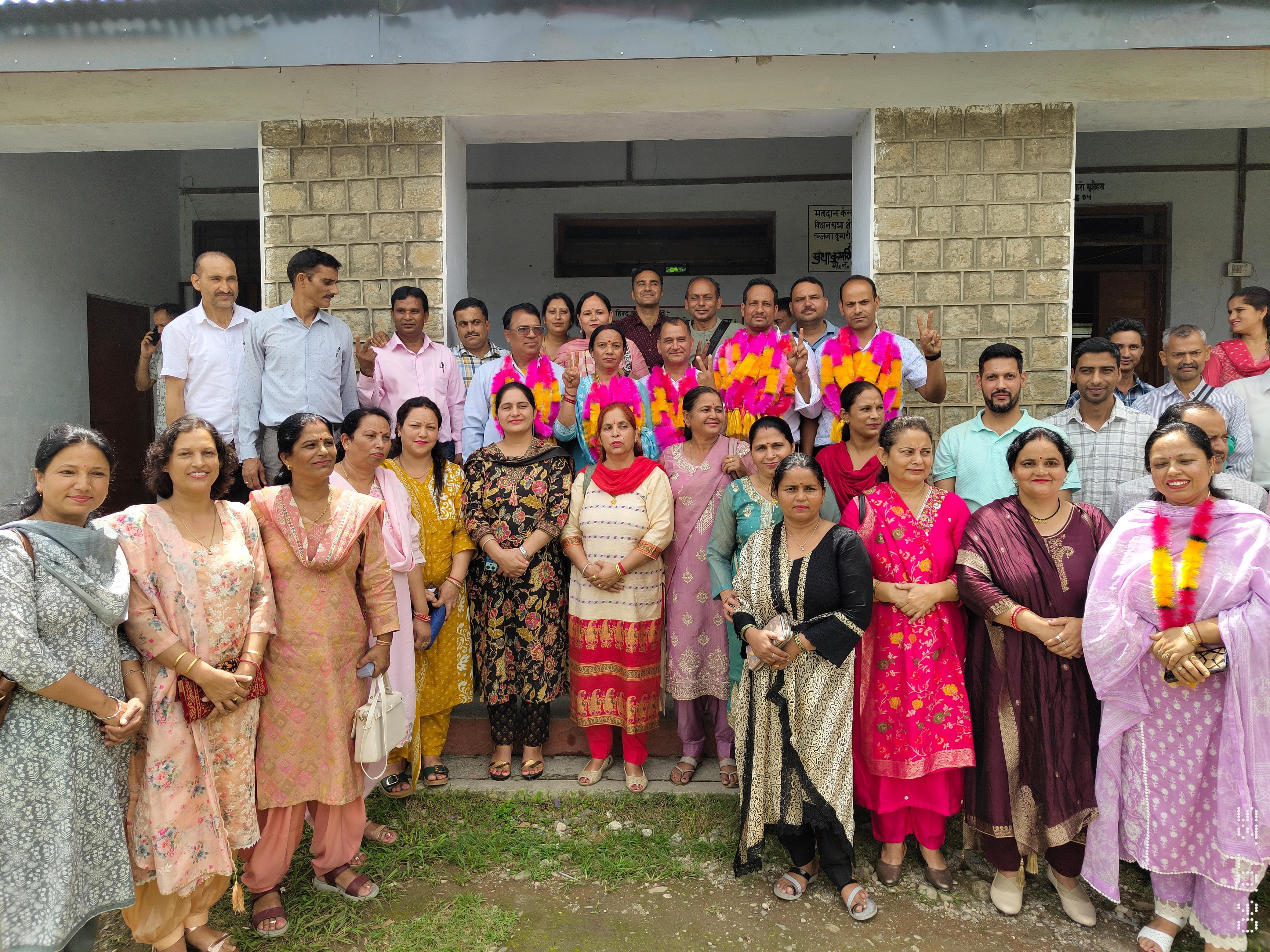 राजकीय प्राथमिक शिक्षक संघ चौंतड़ा प्रथम की नवनियुक्त कार्यकारिणी व शिक्षक राजकीय प्राथमिक शिक्षक संघ चौंतड़ा प्रथम की नवनियुक्त कार्यकारिणी व शिक्षक