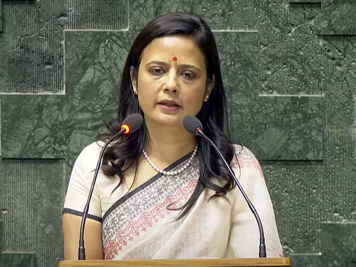 एस आईआर को महुआ मोइत्रा ने सुप्रीम कोर्ट में दी चुनौती एस आईआर को महुआ मोइत्रा ने सुप्रीम कोर्ट में दी चुनौती