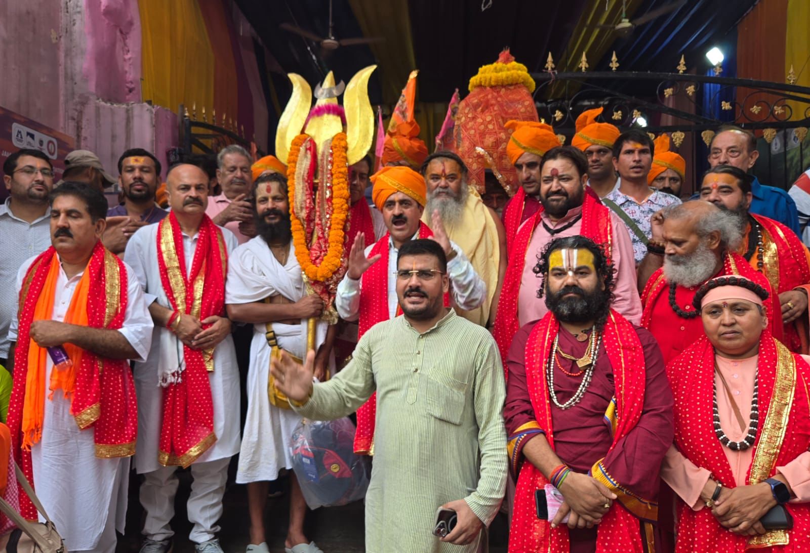 जम्मू के ऐतिहासिक राम मंदिर से रूद्र गंगा यात्रा को भाजपा नेता युधवीर सेठी ने दिखाई हरी झंडी जम्मू के ऐतिहासिक राम मंदिर से रूद्र गंगा यात्रा को भाजपा नेता युधवीर सेठी ने दिखाई हरी झंडी