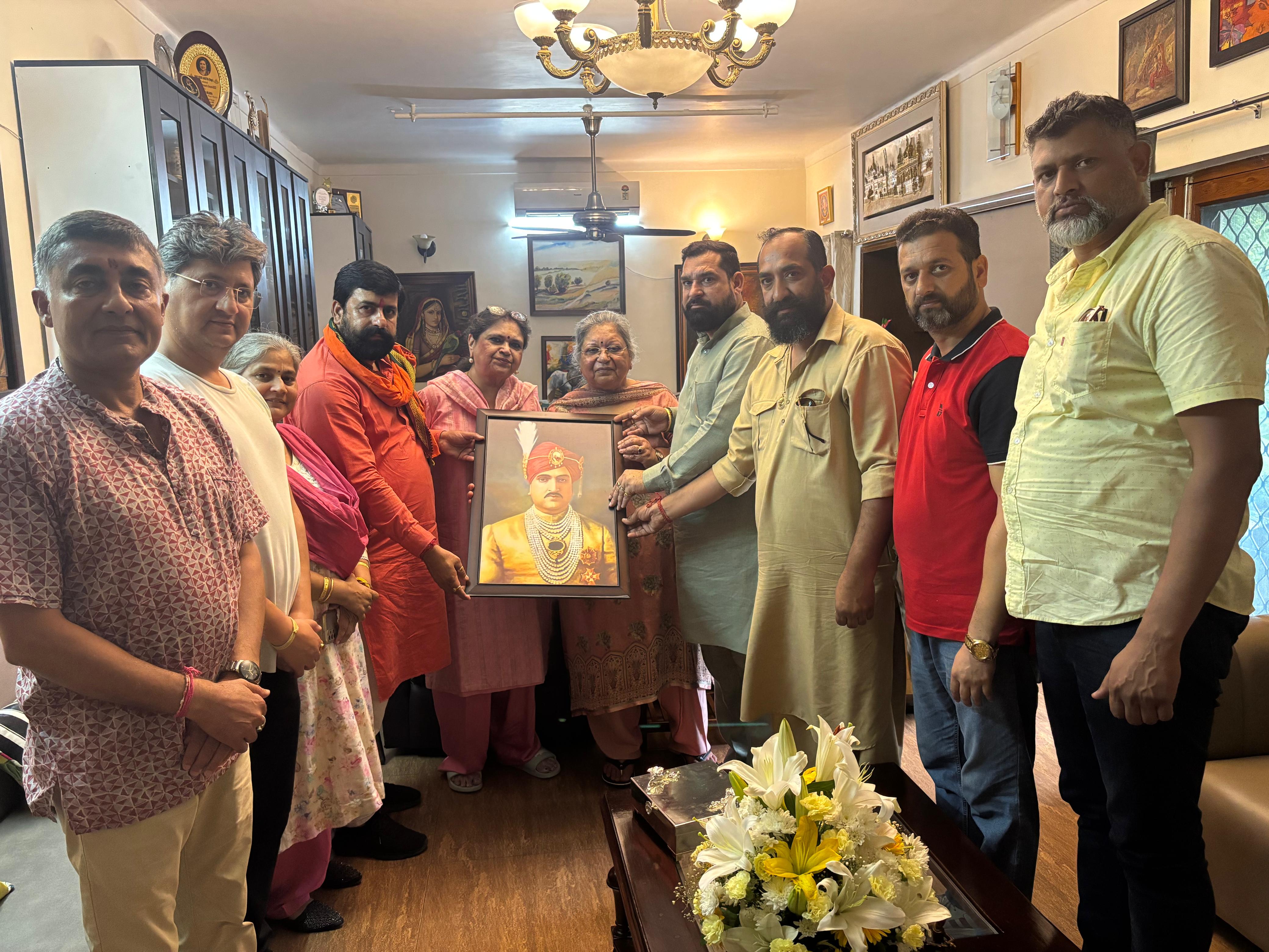डोगरा समाज के भविष्य व सांस्कृतिक विरासत पर जम्मू में विशेष बैठक आयोजित, संगीता जेटली बनीं प्रेरणा स्रोत डोगरा समाज के भविष्य व सांस्कृतिक विरासत पर जम्मू में विशेष बैठक आयोजित, संगीता जेटली बनीं प्रेरणा स्रोत