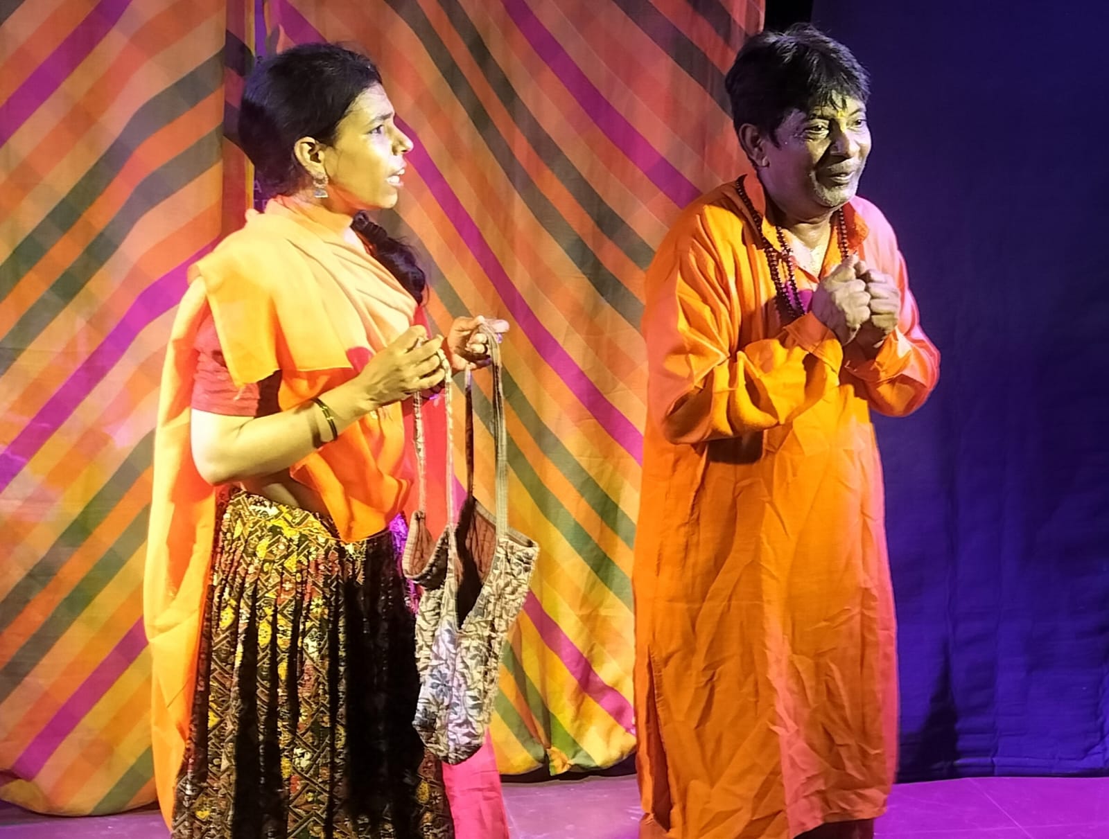 नेट थिएट पर राजस्थानी नाटक: चोखा की आस कलाकारों की दमदार प्रस्तुति से सफल रहा नाटक नेट थिएट पर राजस्थानी नाटक: चोखा की आस कलाकारों की दमदार प्रस्तुति से सफल रहा नाटक