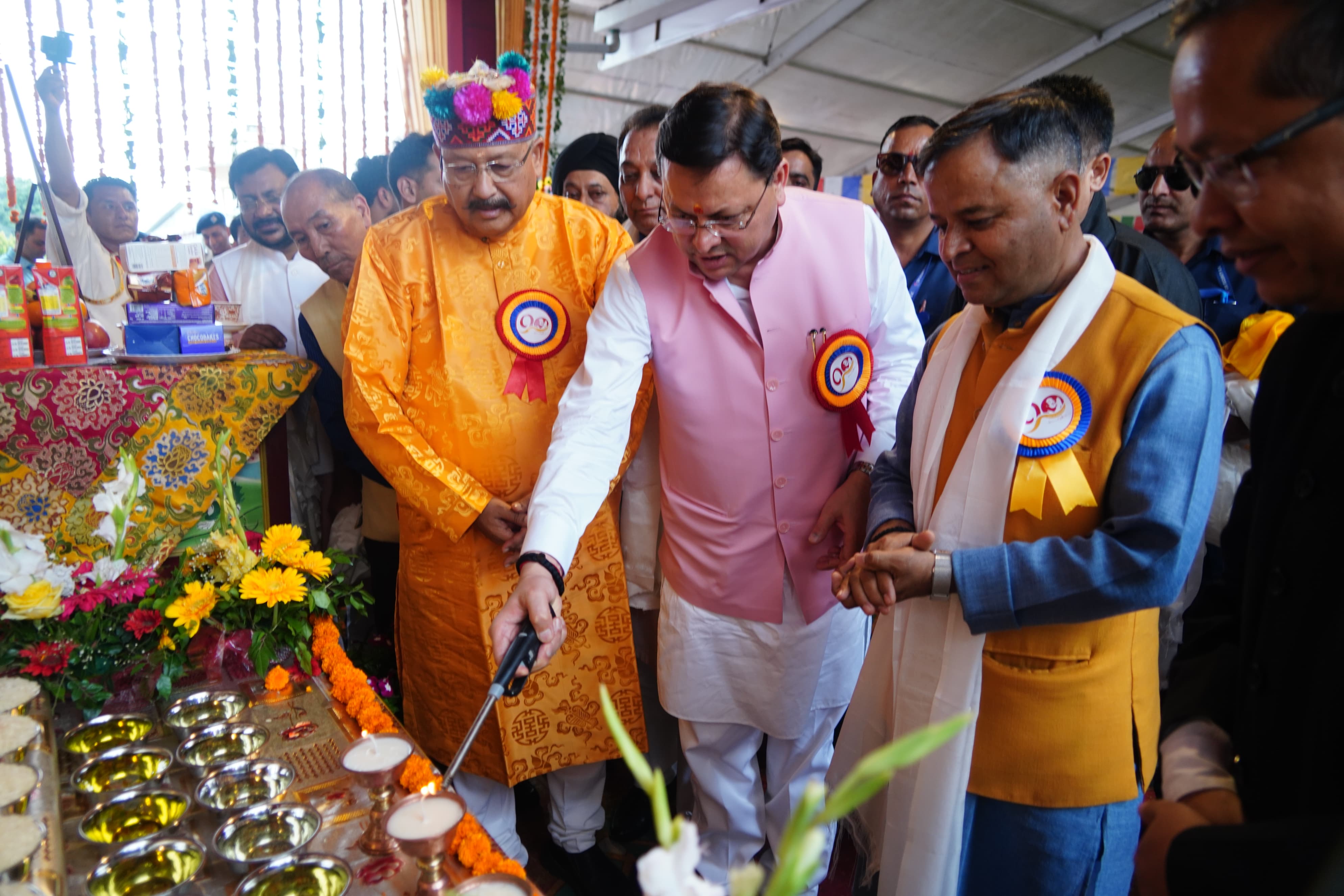 दलाईलामा के जन्मदिन पर आयोजित कार्यक्रम में मुख्यमंत्री पुष्कर सिंह धामी। दलाईलामा के जन्मदिन पर आयोजित कार्यक्रम में मुख्यमंत्री पुष्कर सिंह धामी।