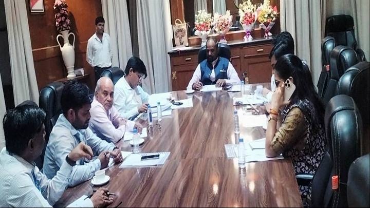 इंदौरः राष्ट्रीय पिछड़ा वर्ग आयोग ने की पिछड़ा वर्ग कल्याण योजनाओं की प्रगति की समीक्षा इंदौरः राष्ट्रीय पिछड़ा वर्ग आयोग ने की पिछड़ा वर्ग कल्याण योजनाओं की प्रगति की समीक्षा