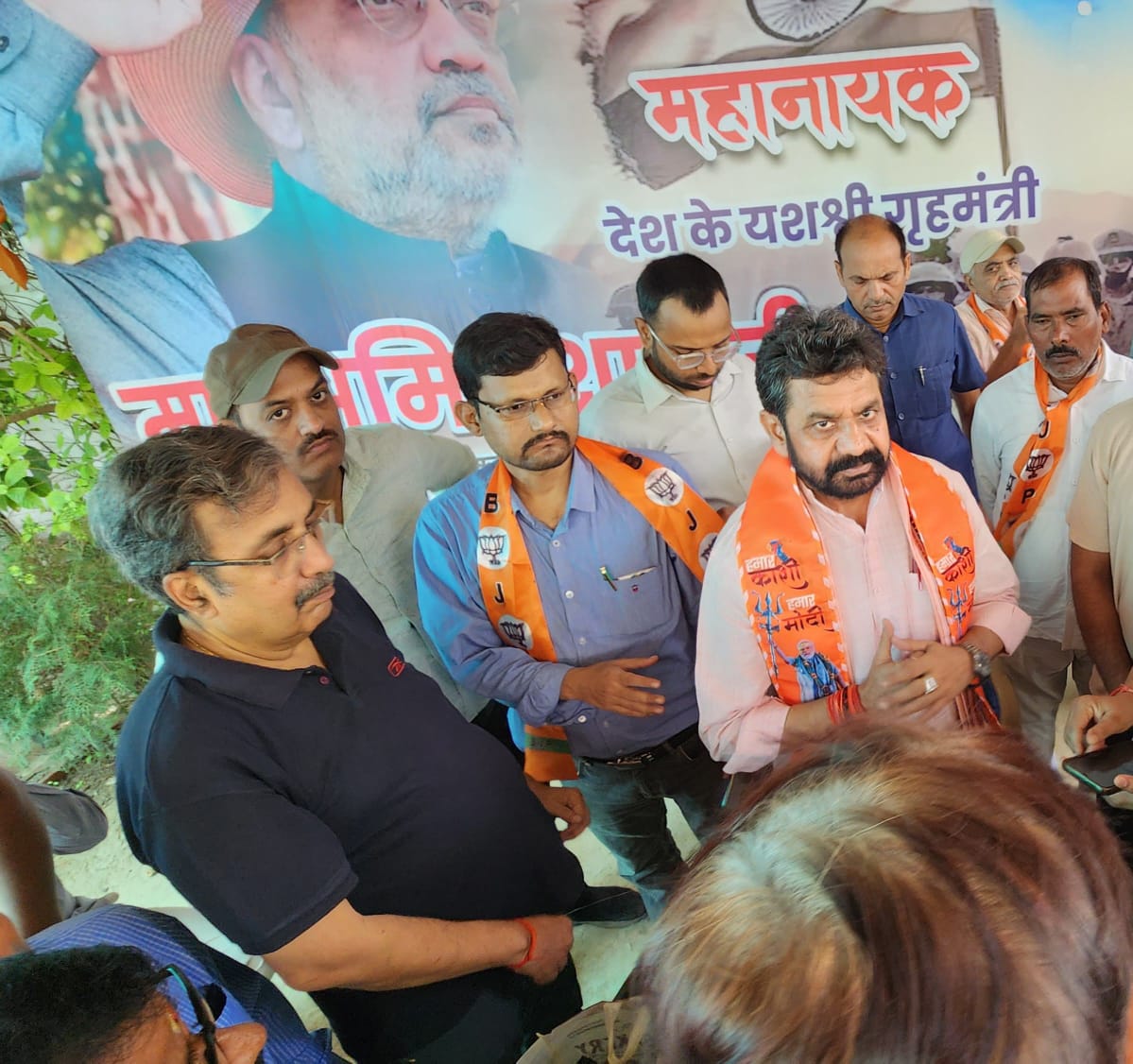 व्यापारियों का प्रतिनिधिमंडल आयुष मंत्री डॉ दयाशंकर मिश्र से बात करते हुए व्यापारियों का प्रतिनिधिमंडल आयुष मंत्री डॉ दयाशंकर मिश्र से बात करते हुए