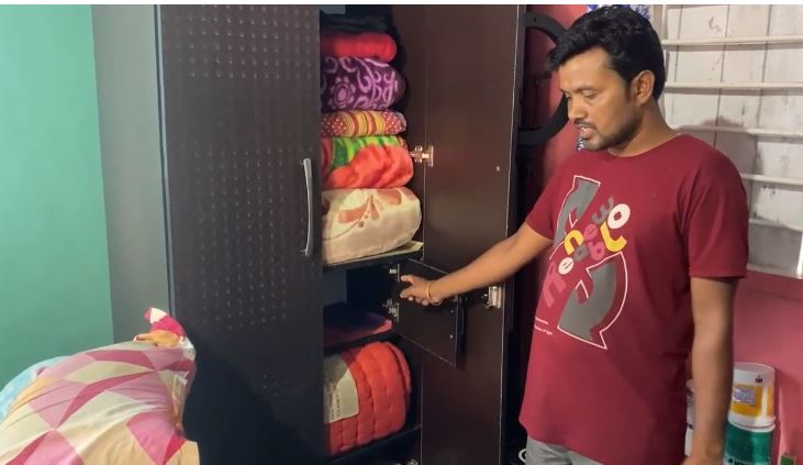 खाली घर का फायदा उठाकर चोरी खाली घर का फायदा उठाकर चोरी