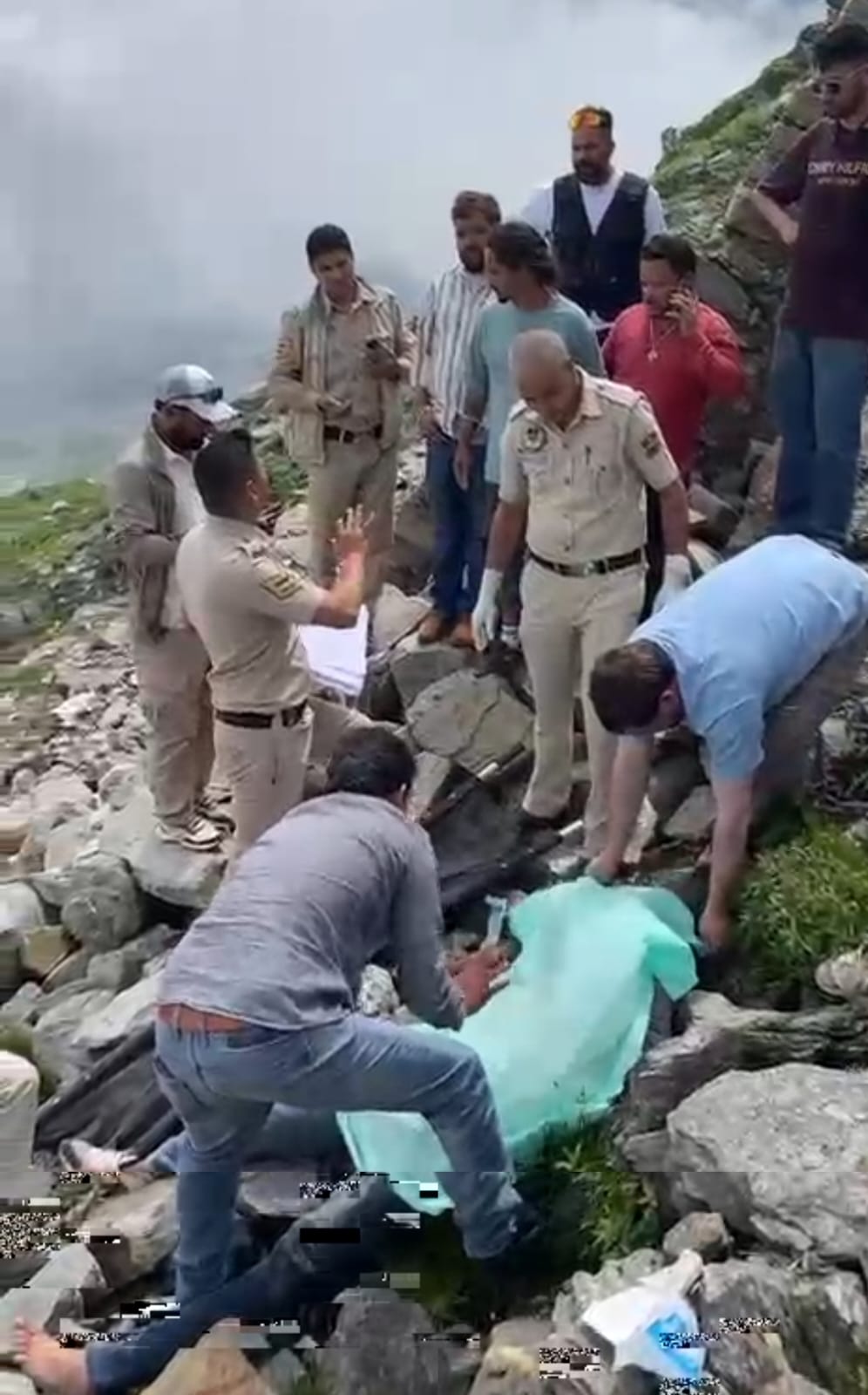सड़क हादसे में सड़क हादसे में