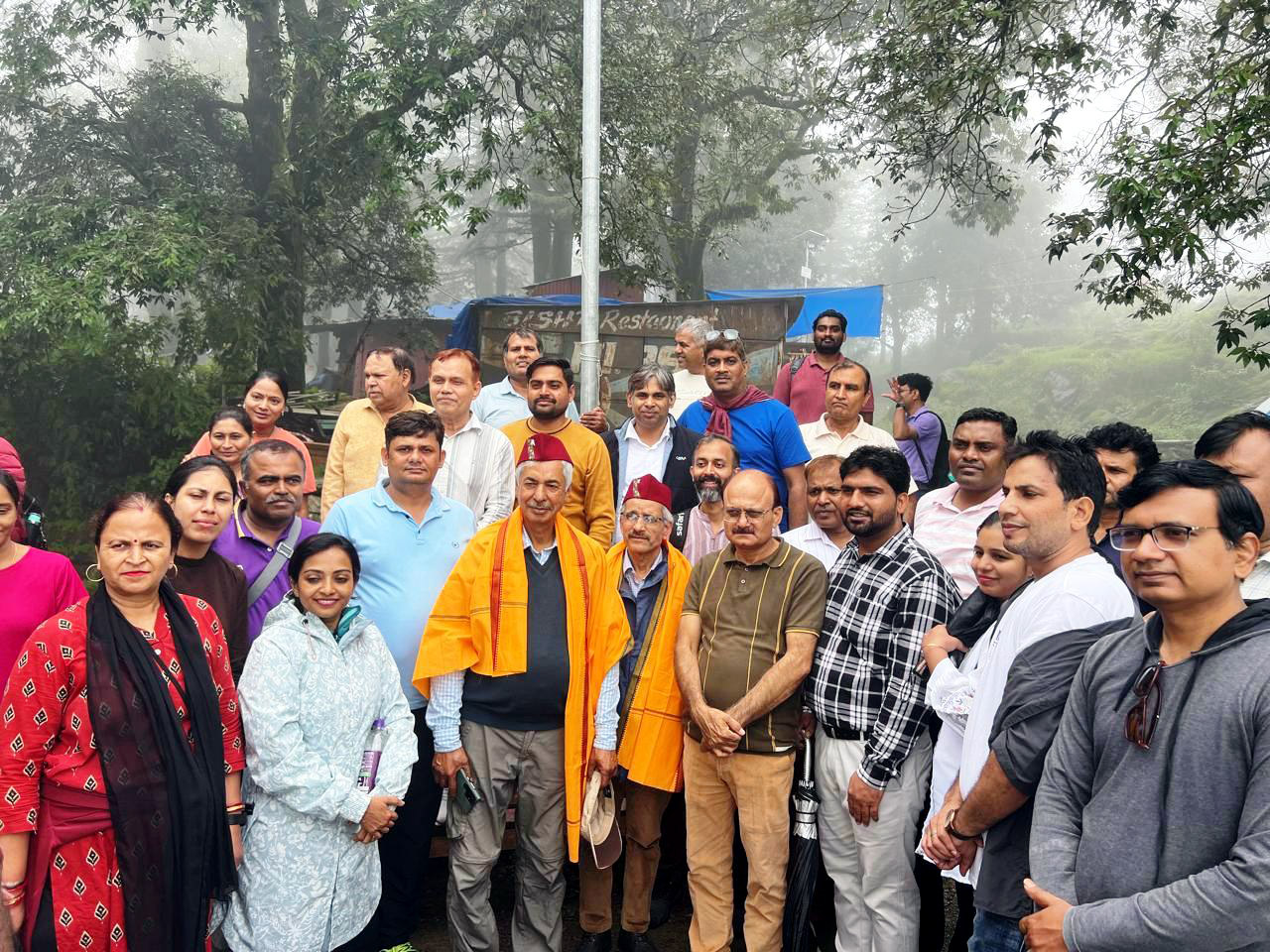 टिफिन टॉप पहुंचे देश भर के प्रतिभागी। टिफिन टॉप पहुंचे देश भर के प्रतिभागी।
