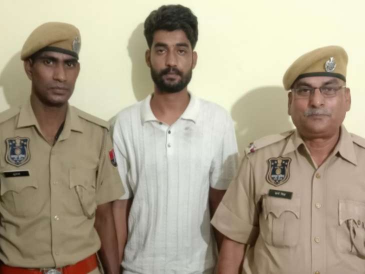 पुलिस पर फायरिंग मामले में संदीप राज गैंग का एक बदमाश गिरफ्तार पुलिस पर फायरिंग मामले में संदीप राज गैंग का एक बदमाश गिरफ्तार