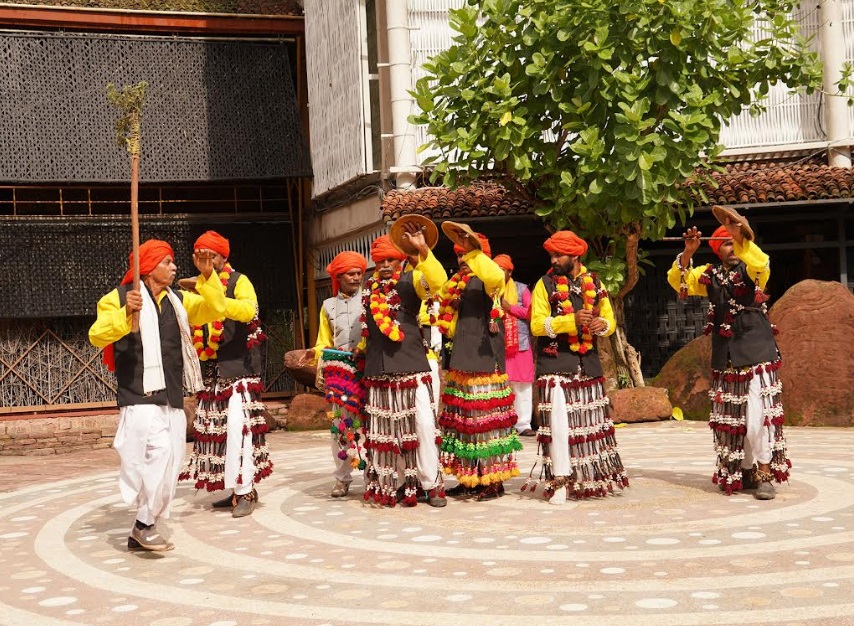 मप्र जनजातीय संग्रहालय में हुईं नृत्य प्रस्तुतियां मप्र जनजातीय संग्रहालय में हुईं नृत्य प्रस्तुतियां