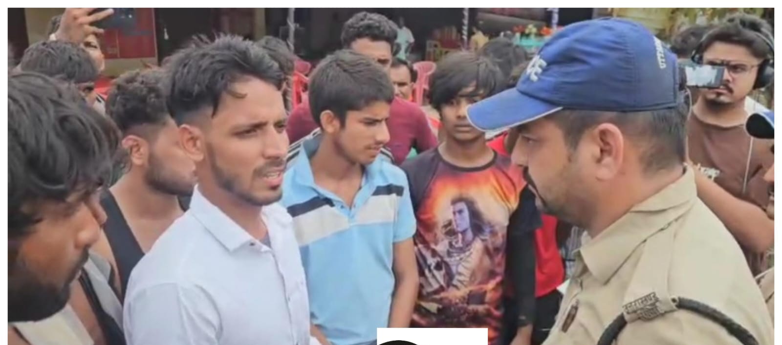 हंगामा करते कांवरिया हंगामा करते कांवरिया