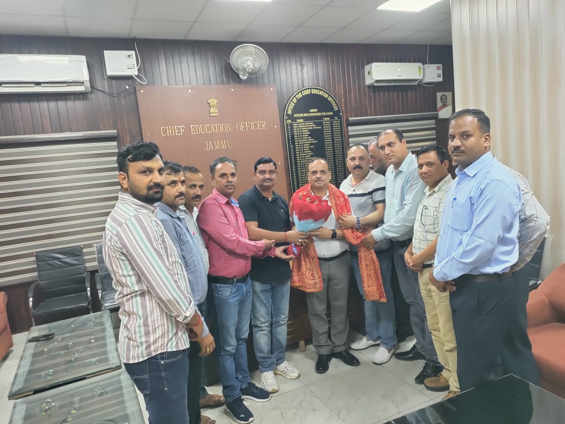अखिल भारतीय राष्ट्रीय शैक्षिक महासंघ के प्रतिनिधिमंडल ने मुख्य शिक्षा अधिकारी जम्मू से मुलाकात की, शिक्षकों से जुड़े मुद्दे उठाए अखिल भारतीय राष्ट्रीय शैक्षिक महासंघ के प्रतिनिधिमंडल ने मुख्य शिक्षा अधिकारी जम्मू से मुलाकात की, शिक्षकों से जुड़े मुद्दे उठाए