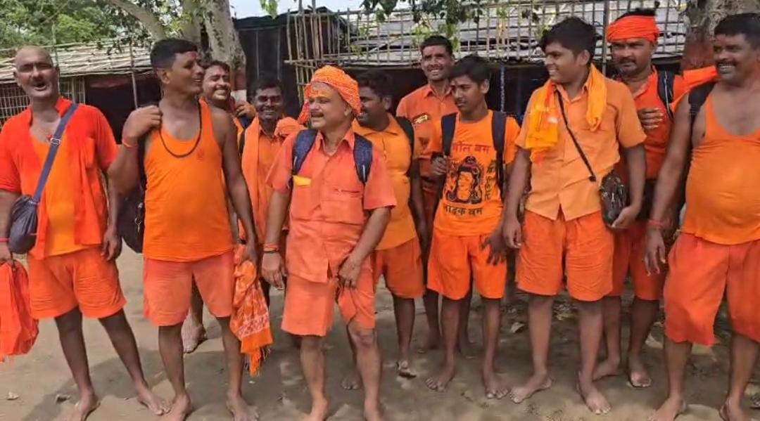 देवघर जाते कांवरिया देवघर जाते कांवरिया